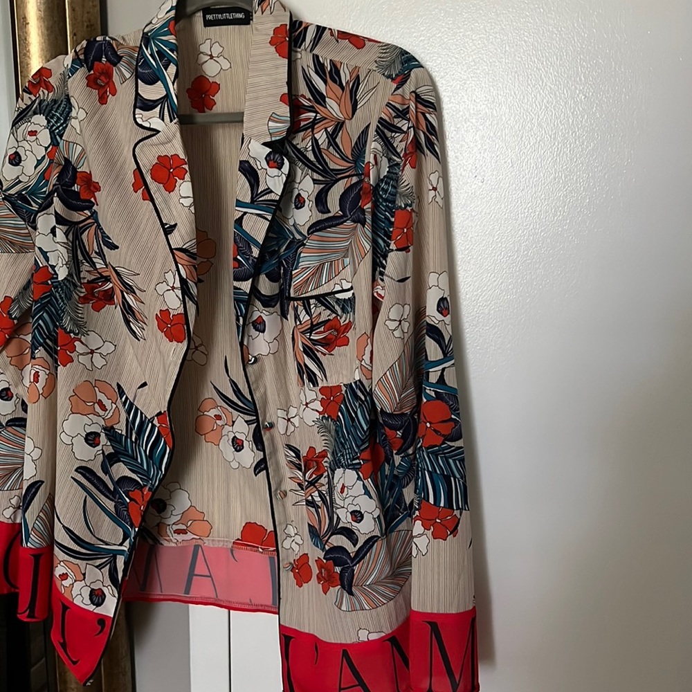 Pretty Little Thing Button Up Floral Top Blouse Shirt
